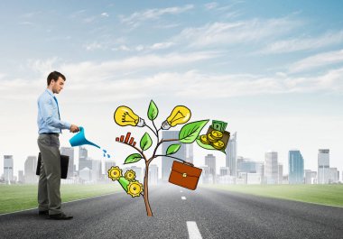 yatırım sunan iş adamı