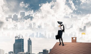 Kamera zoom ile meçhul iş kadını