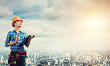 Klasör kadınla mühendisi