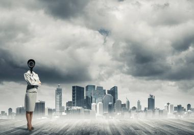 Kamera zoom ile meçhul iş kadını 