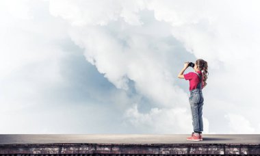 sevimli kız okul çağındaki