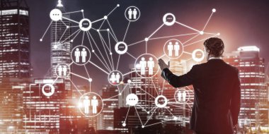 işadamı gece cityscape karşı 