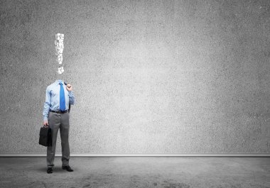 Ünlem işareti olan meçhul iş adamı