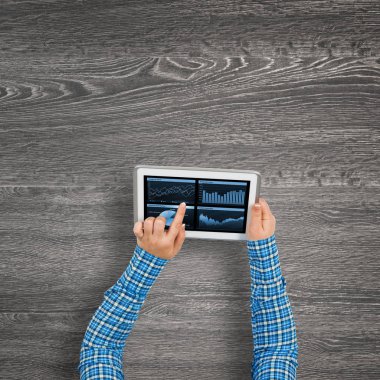 eller tablet diyagramlar ve grafikler ile kullanma