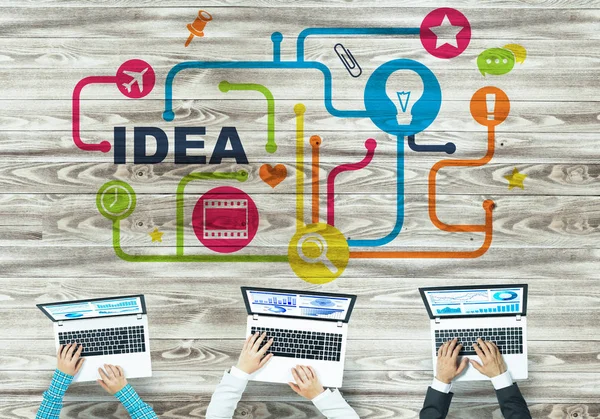 Masada oturan ve araçları kullanma insanların Üstten Görünüm