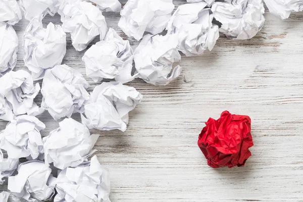 Buruşmuş kağıt toplar. 