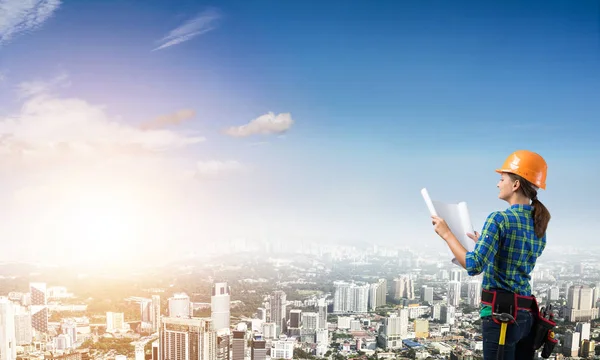 Blueprint kadınla mühendisi 