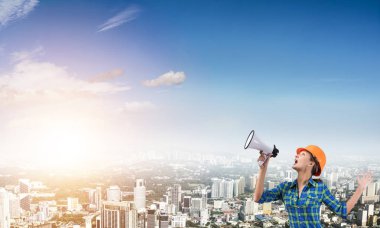 Megafon kadınla mühendisi