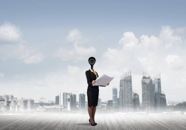 Kamera zoom ile meçhul iş kadını 