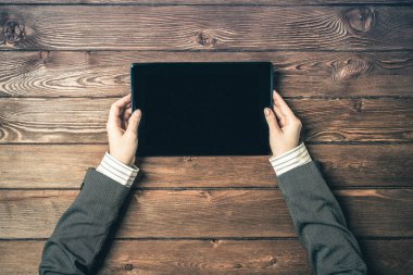 Tablet PC'yi kullanma eller