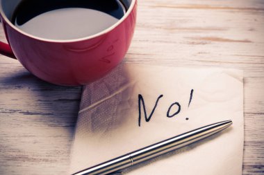 fincan kahve ve peçete 