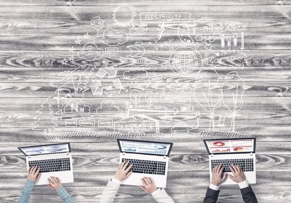 Masada oturan ve araçları kullanma insanların Üstten Görünüm