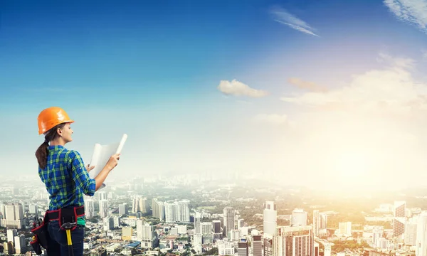 Blueprint kadınla mühendisi 