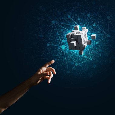 küp şekil tutan adam el