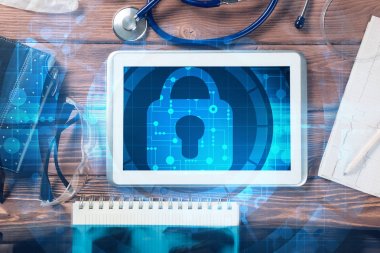 Doktor çalışma alanı beyaz tablet pc ile 