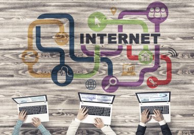 Masada oturan ve araçları kullanma insanların Üstten Görünüm