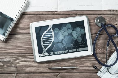 Beyaz tablet pc ve doktor araçları 