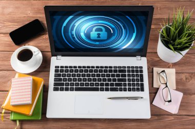 çalışma alanı başı işleri ve dizüstü bilgisayar ile