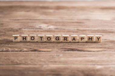 harf ile ahşap öğeleri