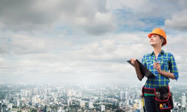 Klasör kadınla mühendisi