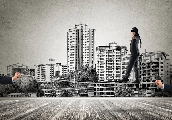 İşadamı blindfolder gözleri ile