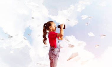 Küçük şirin kız arıyorsunuz Dürbünü