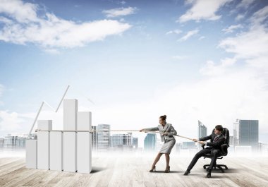 iş adamları açık havada ve büyüyen grafik 