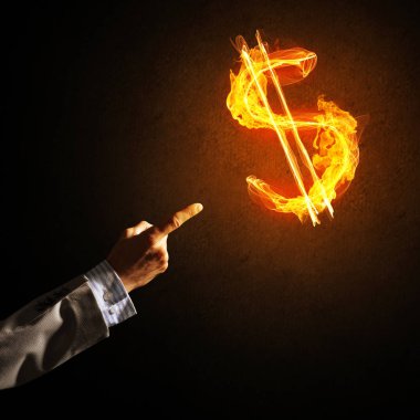 dolar işareti işaret eden işadamı eller