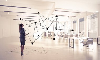Modern ofis ayakta şık iş kadını 