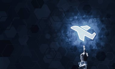 uçak simgesine basarak işadamı