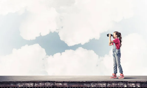 Roztomilé dívky školního věku — Stock fotografie