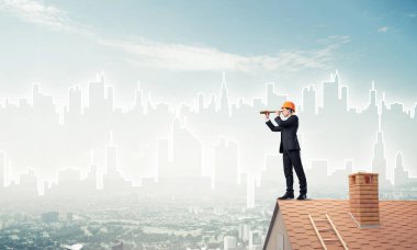 adam çatıda spyglass içinde arıyorum