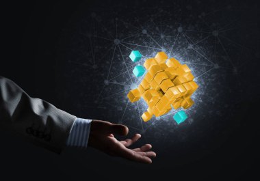 küp şekil tutan el 