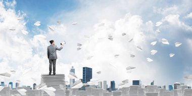 İşadamı takım ayakta