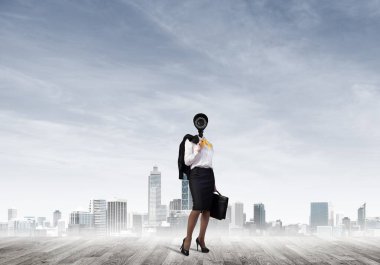 Kamera zoom ile meçhul iş kadını 