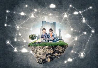  yüzen ada ve çocuk