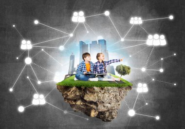  yüzen ada ve çocuk