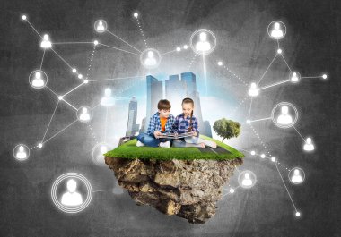  yüzen ada ve çocuk