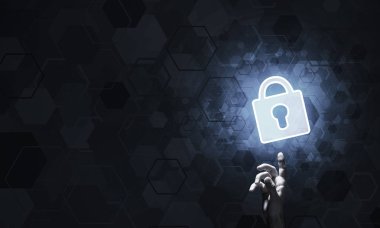 Asma kilit, parmak ile Internet security kavram olarak gösteren bir el 