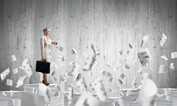 Geschäftsfrau klagt. — Stockfoto