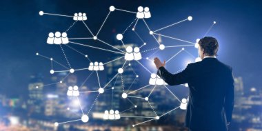 işadamı gece cityscape karşı 