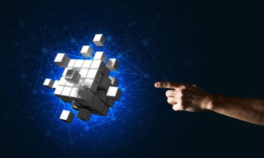 küp şekil tutan işadamı el