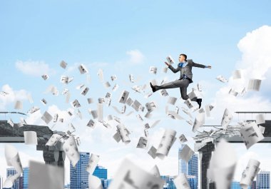 3d render sembol üstesinden, meydan okuyor gibi beton köprü kağıt belgeleri uçan ile gap üstünden atlayarak işadamı 