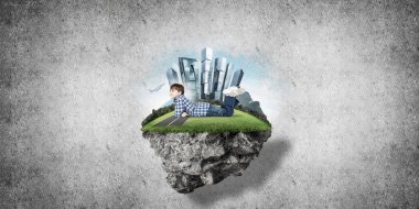 yüzen ada ve mutlu çocuk