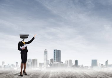 Kamera zoom ile meçhul iş kadını 