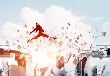 Kağıt belgeleri beton köprü zorluklar üstesinden sembolü olarak uçan ile gap üstünden atlayarak işkadını. Clear gökyüzü arka plan üzerinde güneş ışığı ile. 3D render.