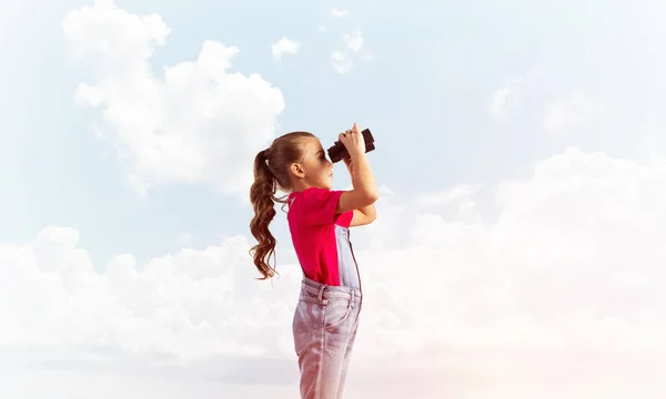 Kleines süßes Mädchen — Stockfoto