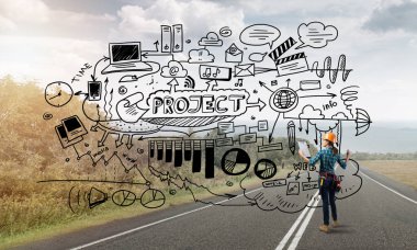 Açık havada mühendis kadının arka planı ve ekrana konsept çizimi