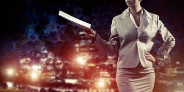 İşkadını modern takım elbise