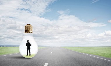 Ampulün içindeki iş adamı 